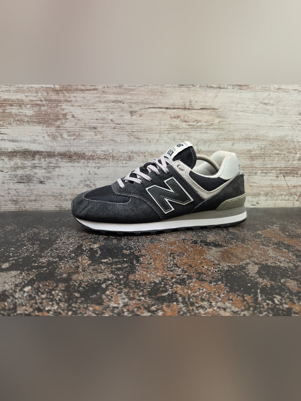 Mens New Balance 574 Classic Athletic Shoes Sz 9 Used ML574EVB Suede